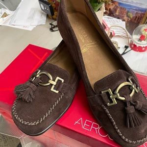 Brown suede aerosoles NIB